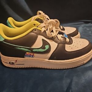 Nike Boys Air Force 1 Low LV8 DX3349-100 White Casual Shoes Sneakers Size 4.5Y